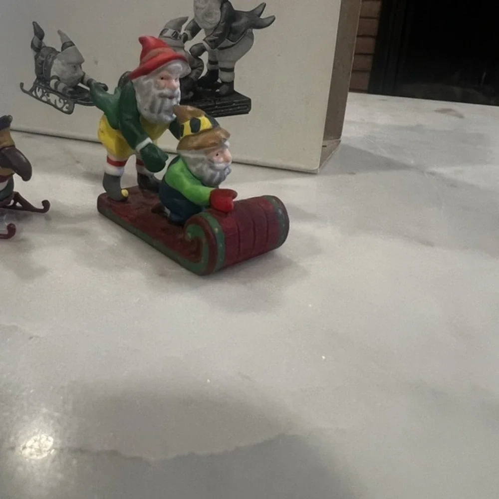 Dept 56 North Pole‎ Village Testing the Toys Accessory Christmas Elves 56057